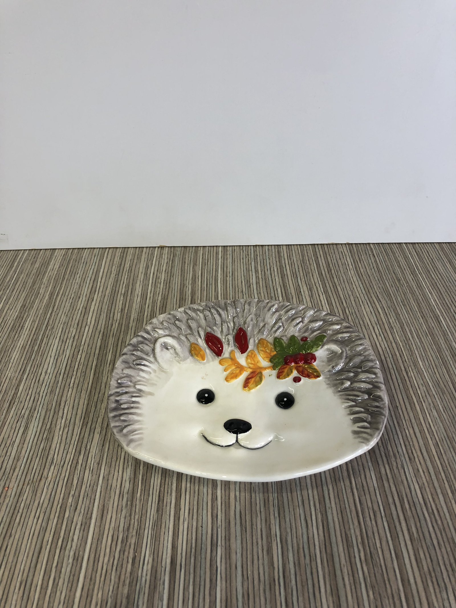 Salsera Ceramica Animalito Del Bosque Gris Y Hojitas