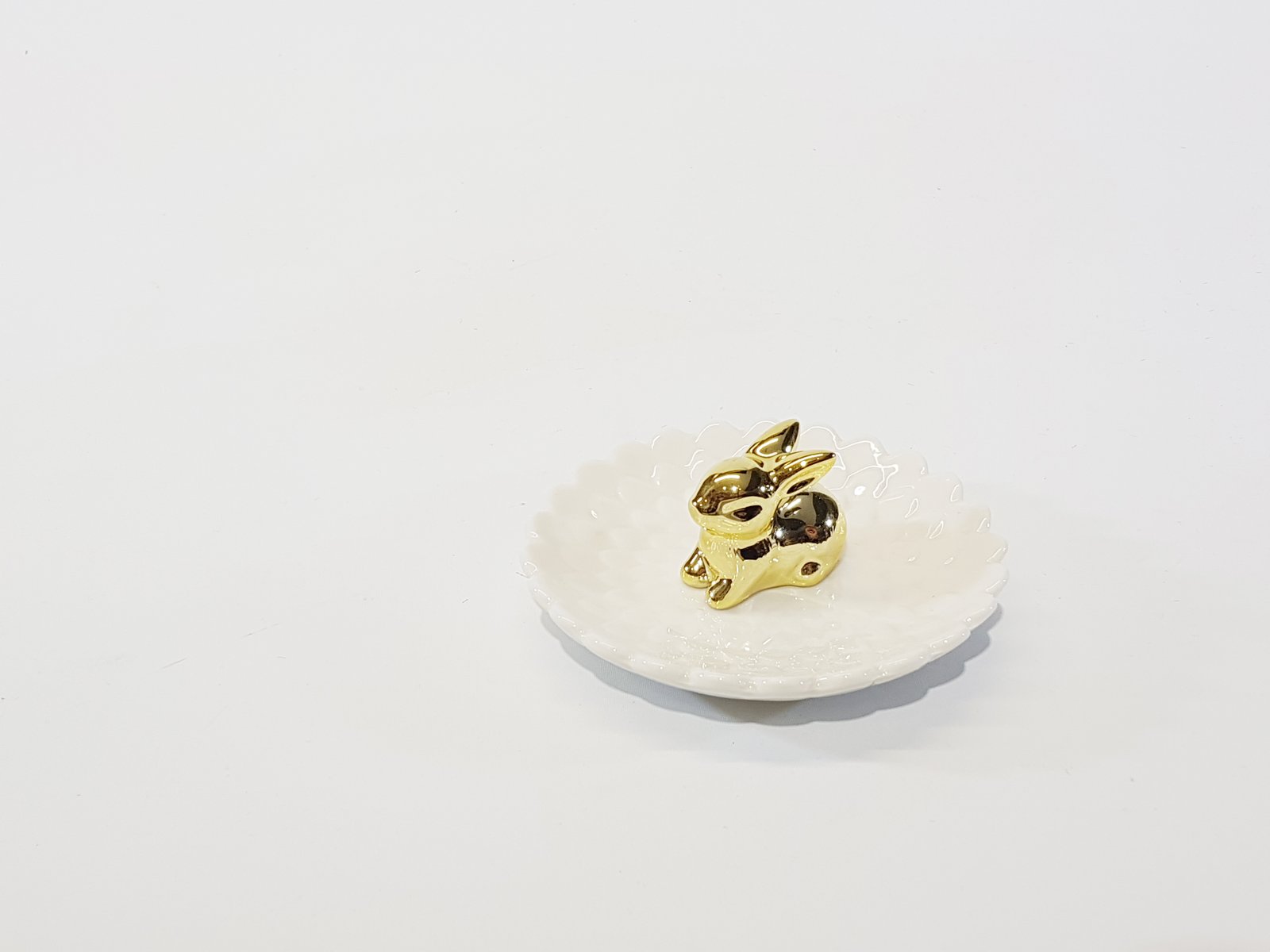 Conejo Dorado Base Redonda Ceramica