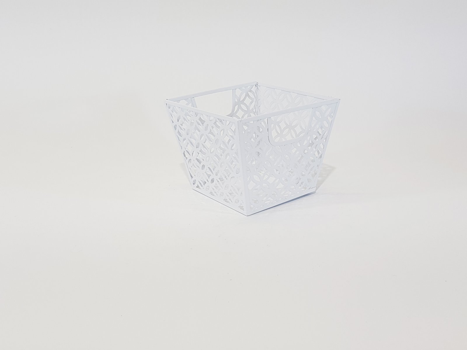 Matero Cuadrado Metalico Blanco Flores Gravadas Con Agarraderas