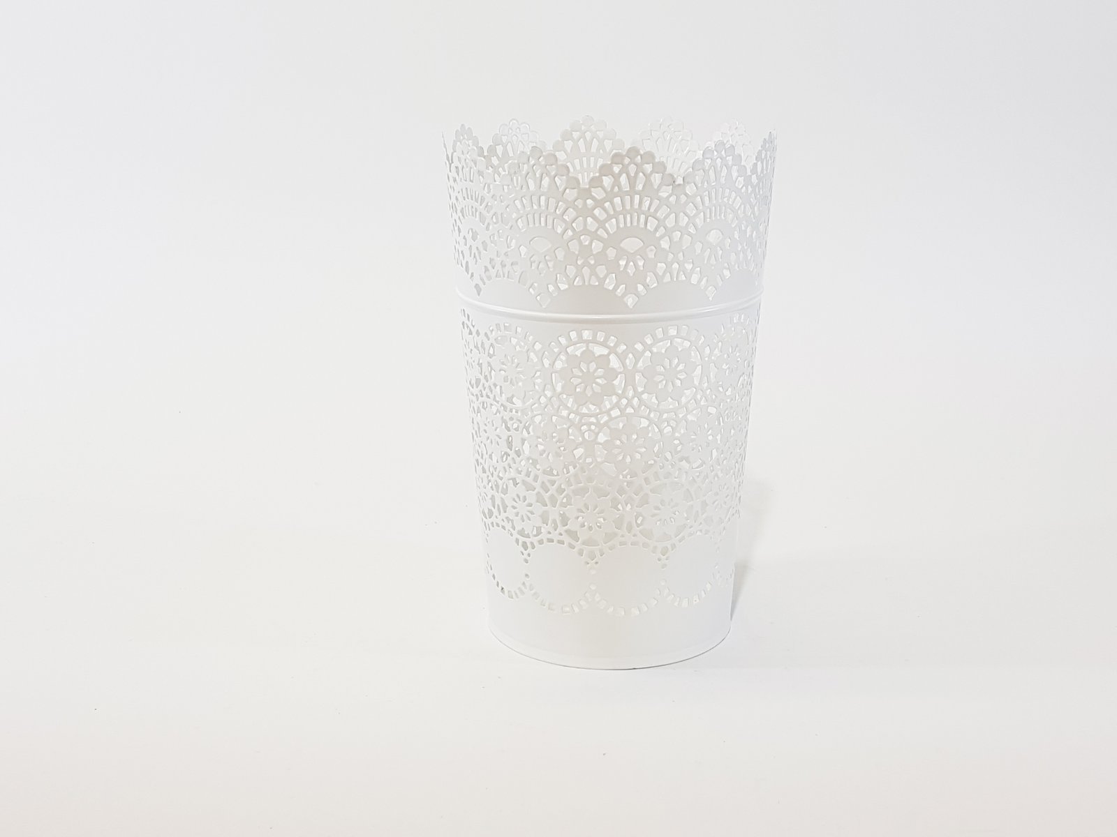 Matero Metalico Alargado Encaje Borde Moras Blanco