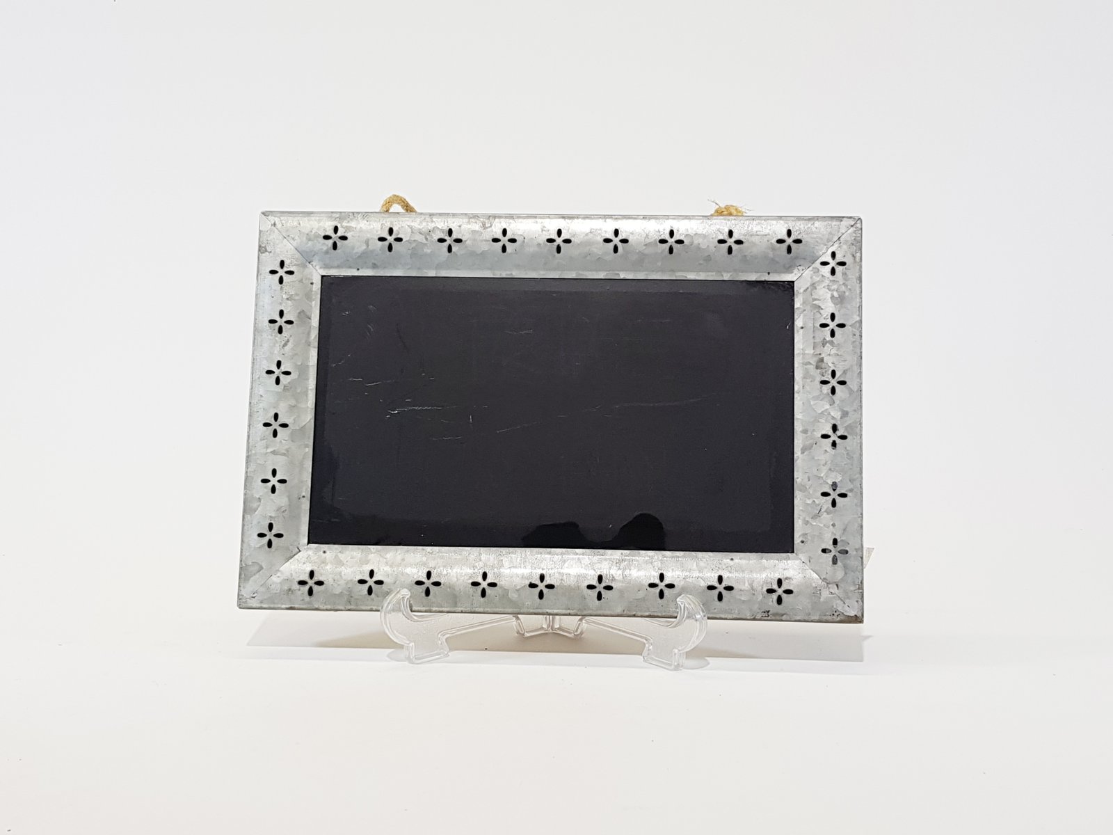 Tablero Metalico Gris Colgante Pequeño