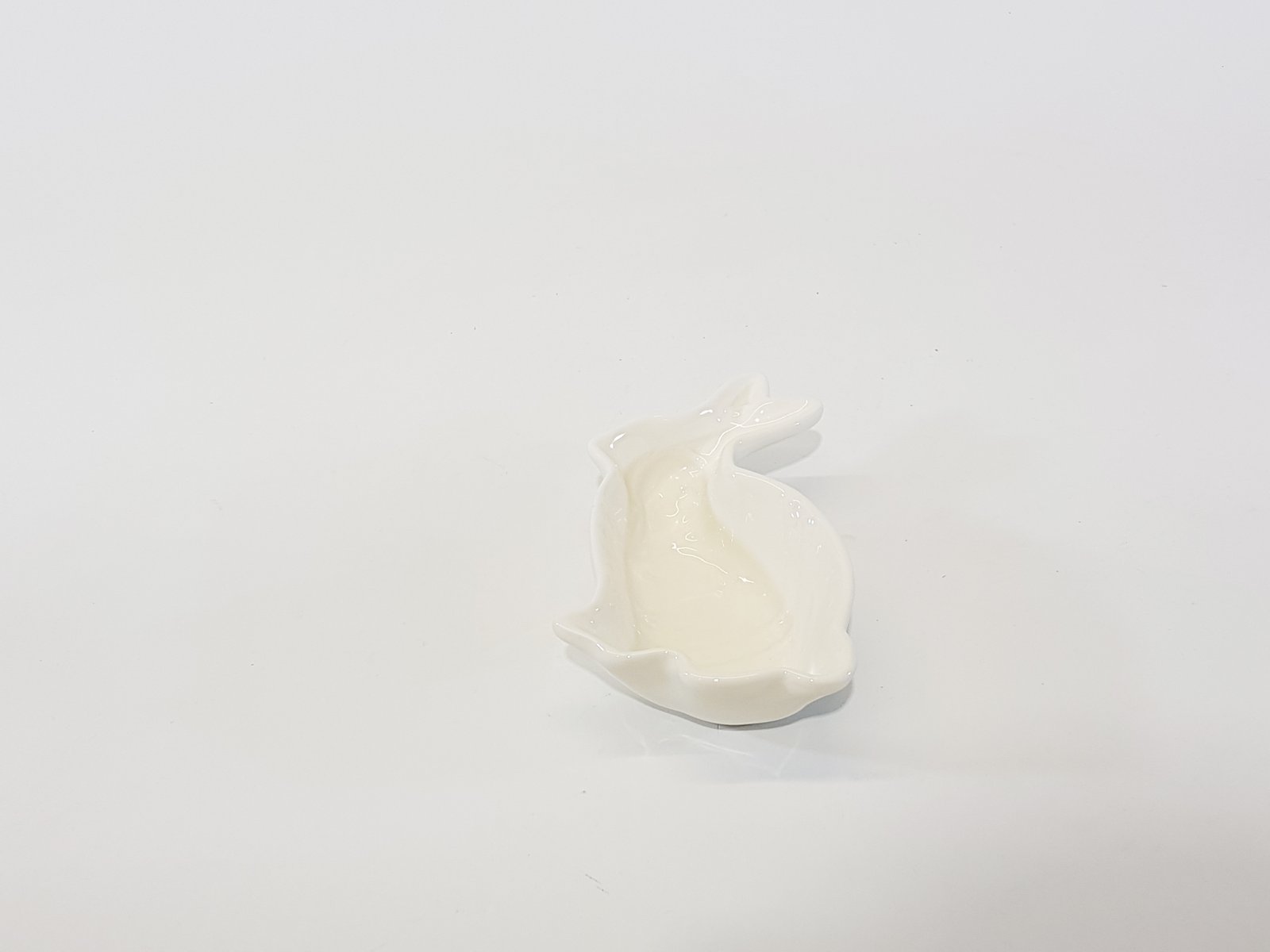 Salsera Ceramica Honda Blanca Forma Conejo