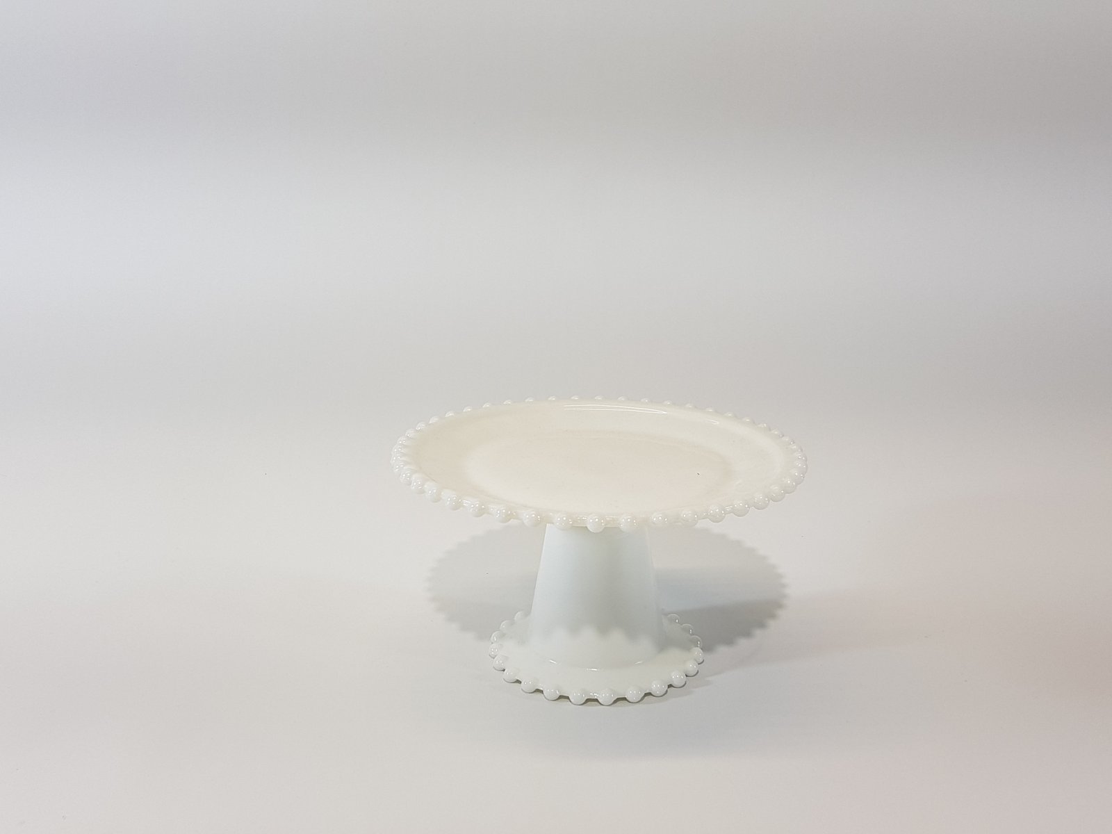 Tortera Cerámica Blanca Redonda Borde Bolas Pequeña 18 cm