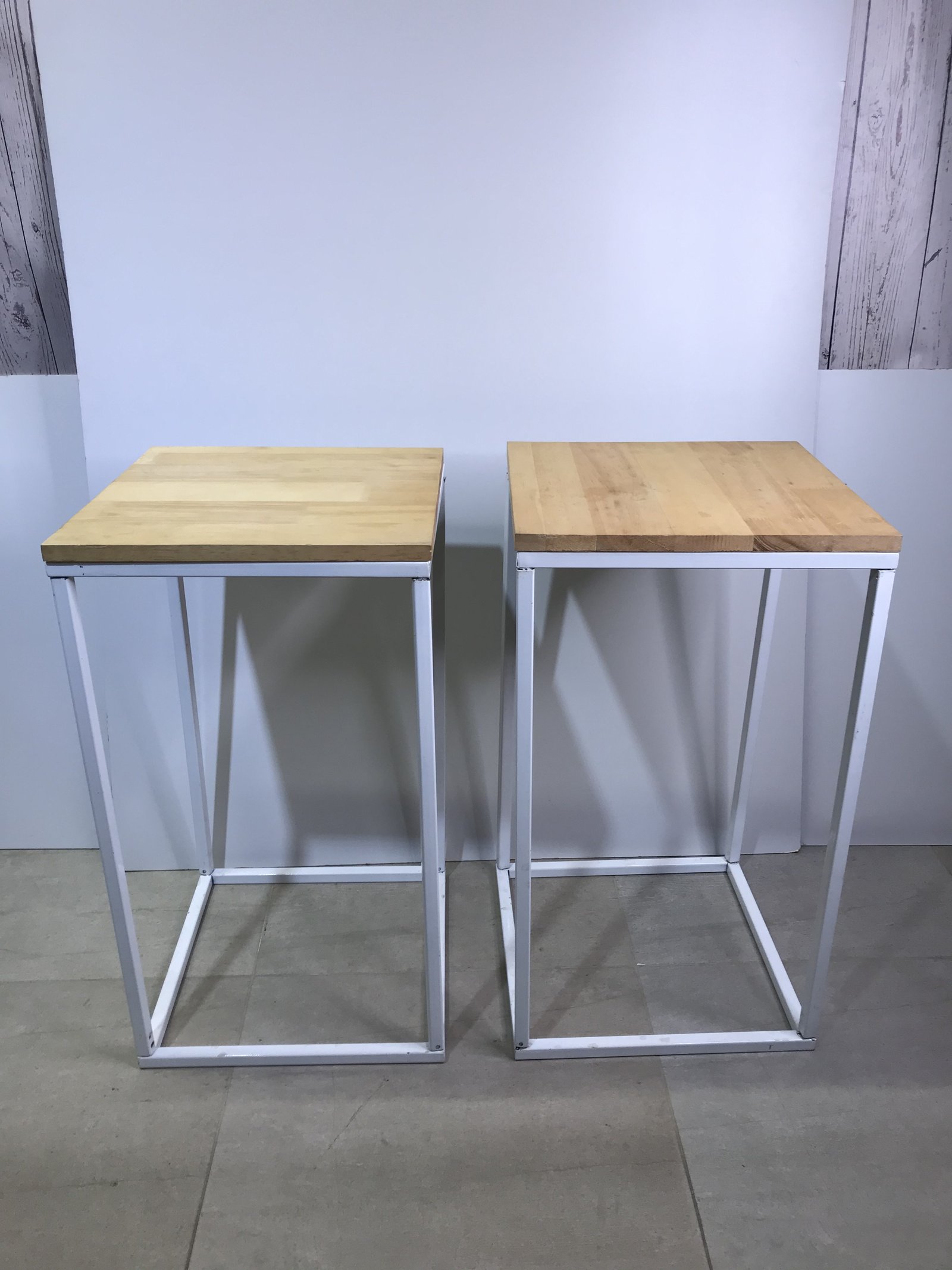 Mesa Herraje Blanco Tapa Madera Mediana