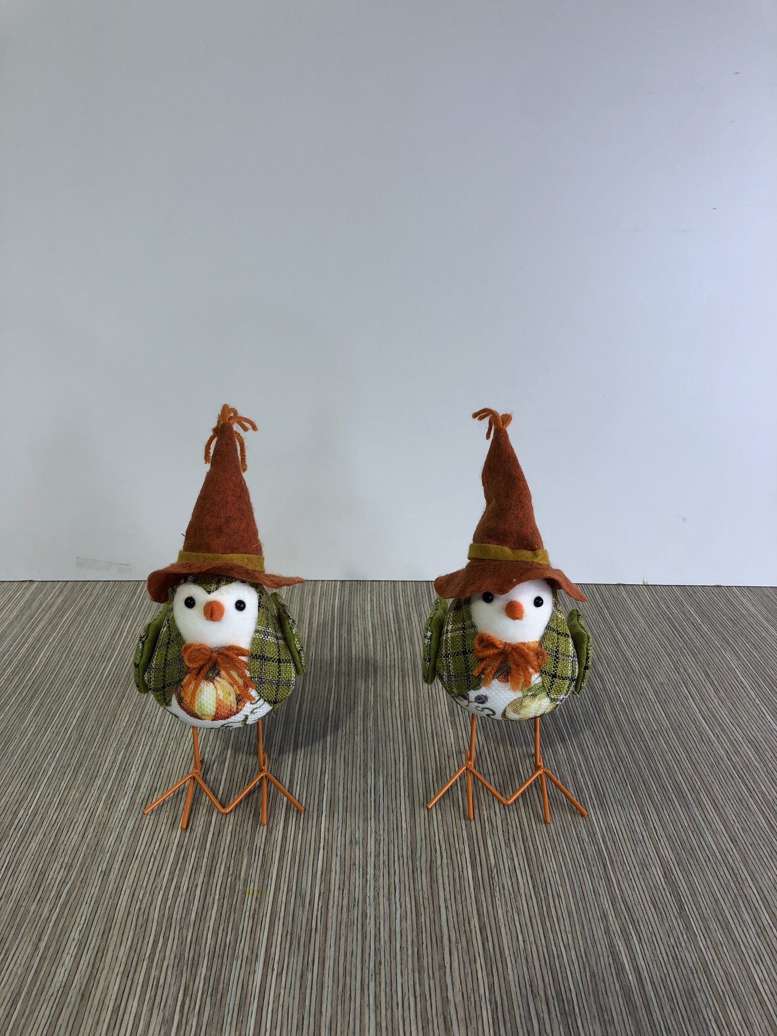 Pajarito Otoño Sombrero Patas Naranja