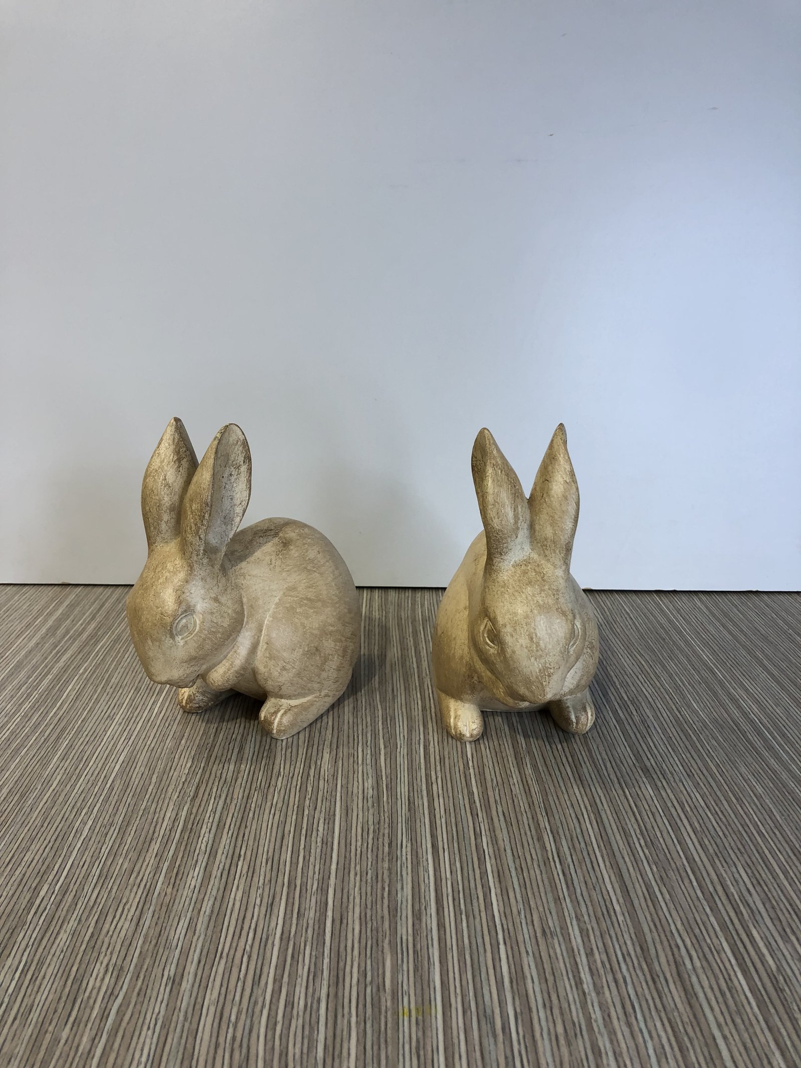 Conejo Ceramica Cafe Claro Sentado