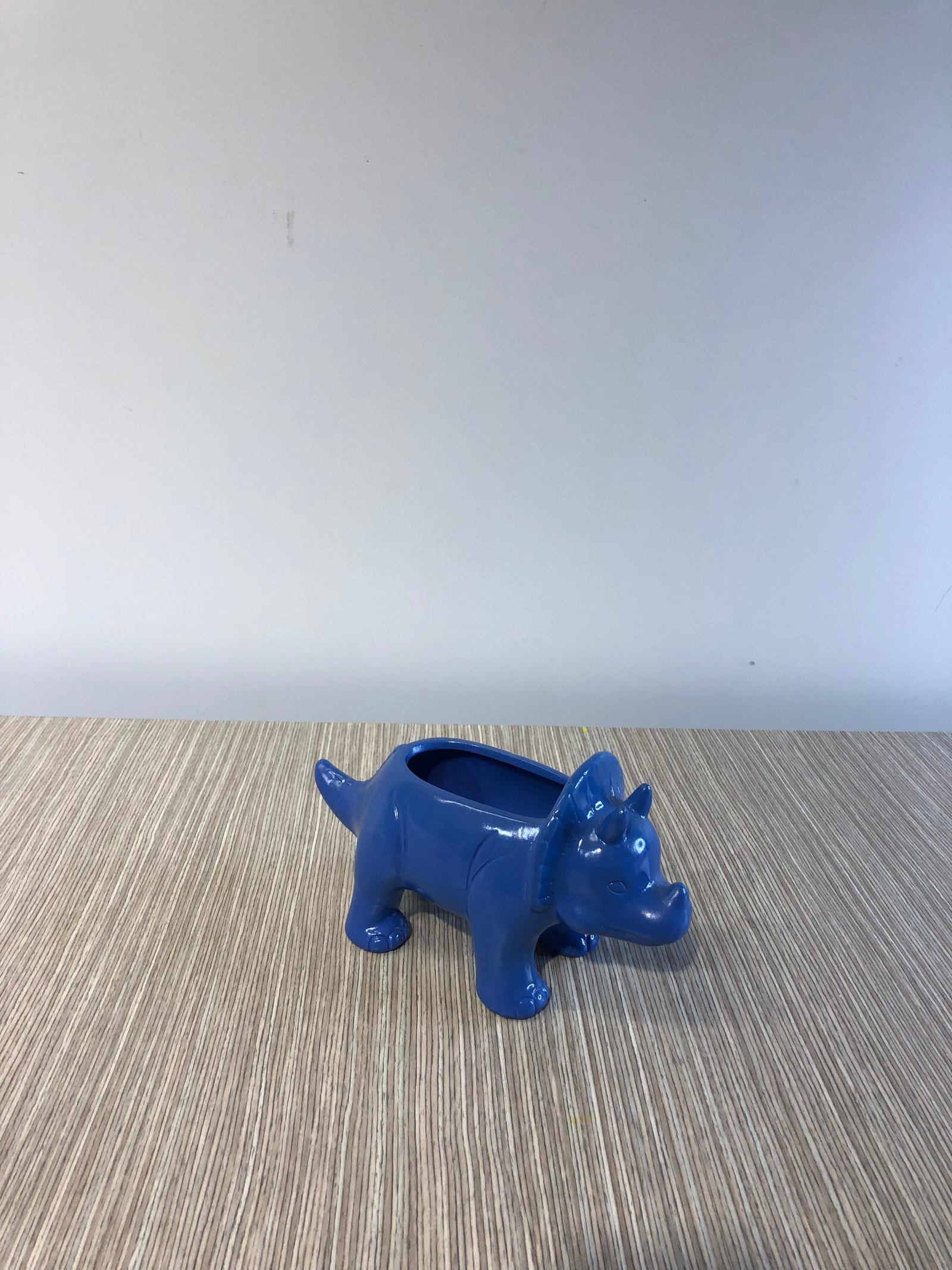 Dinosaurio Ceramica Azul Hueco En La Mitad