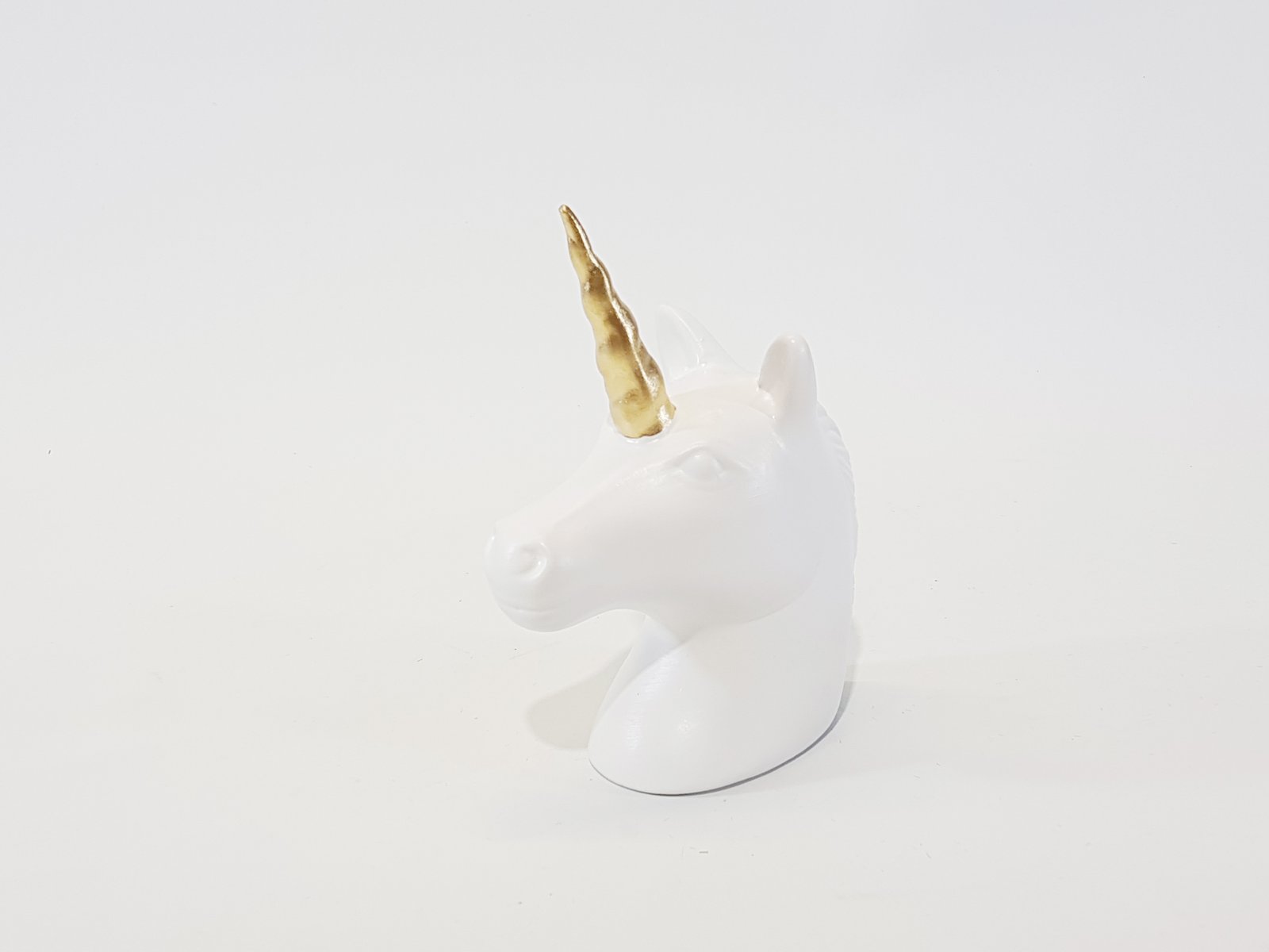 Unicornio Cabeza Blanco Con Cuerno Dorado
