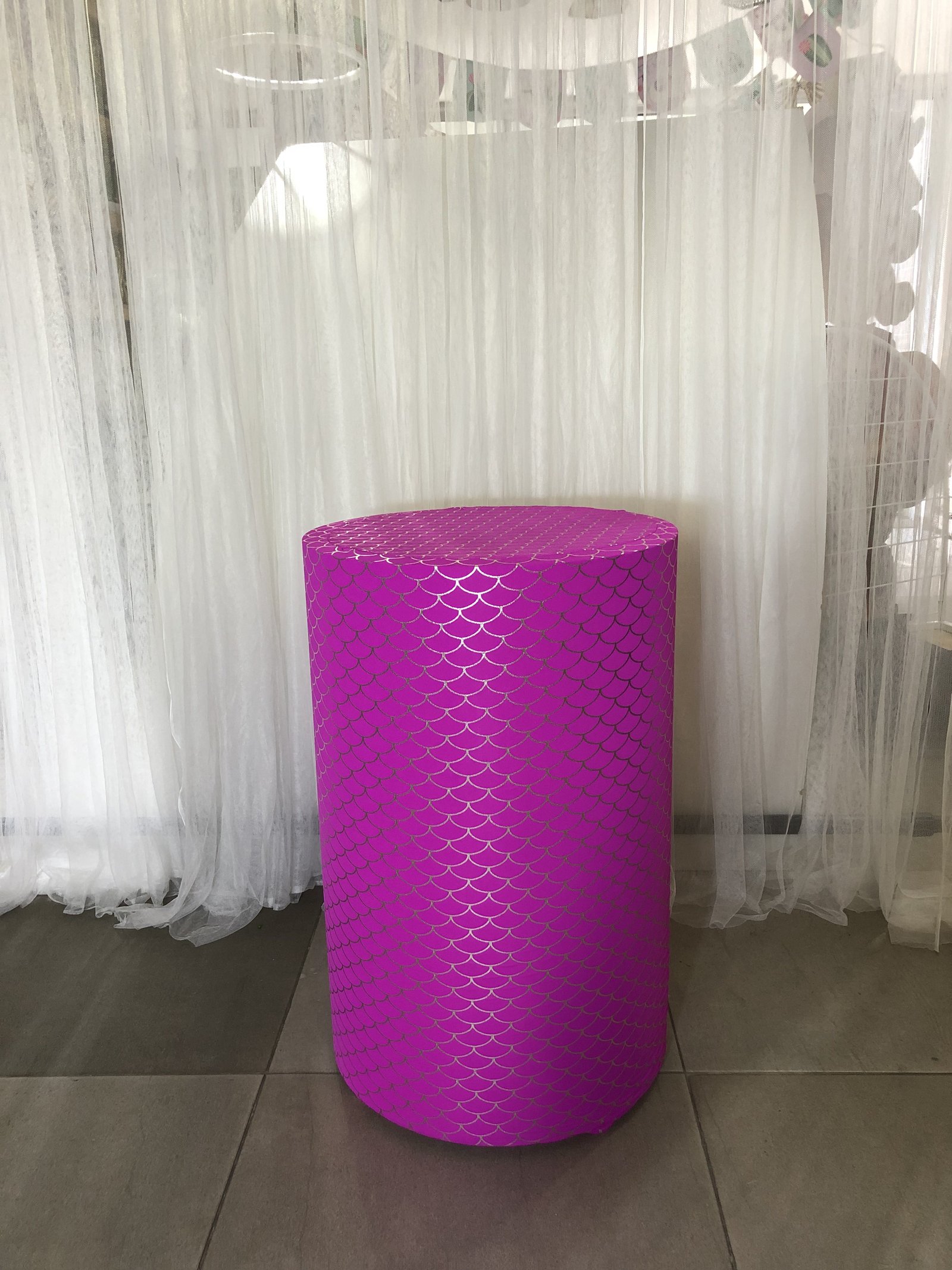 cilindro mediano tela Rosada Con Escamas