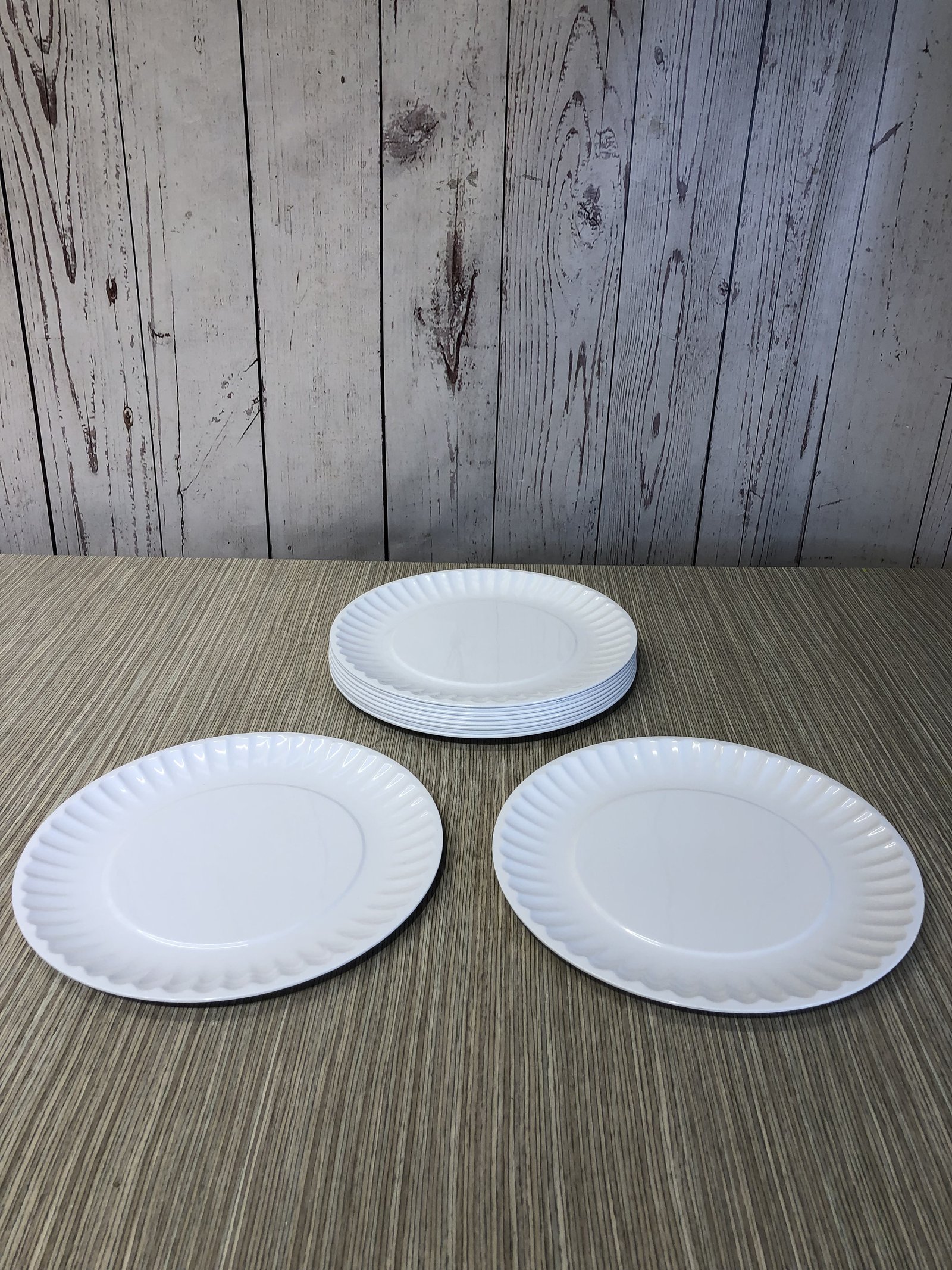 plato redondo blanco borde estriado 