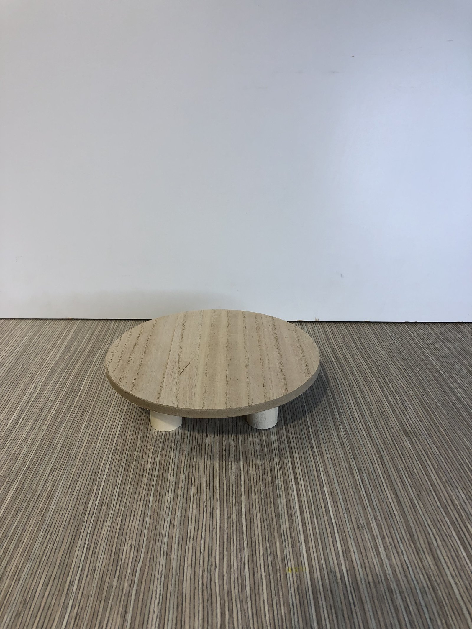 tortera redonda mini madera clara tres paticas