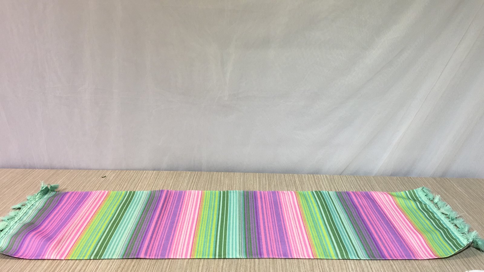 Camino Rayas Colores Pastel y Flecos Agua Marina