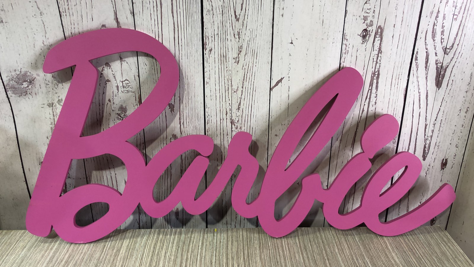 Palabra Barbie En Madera Fucsia