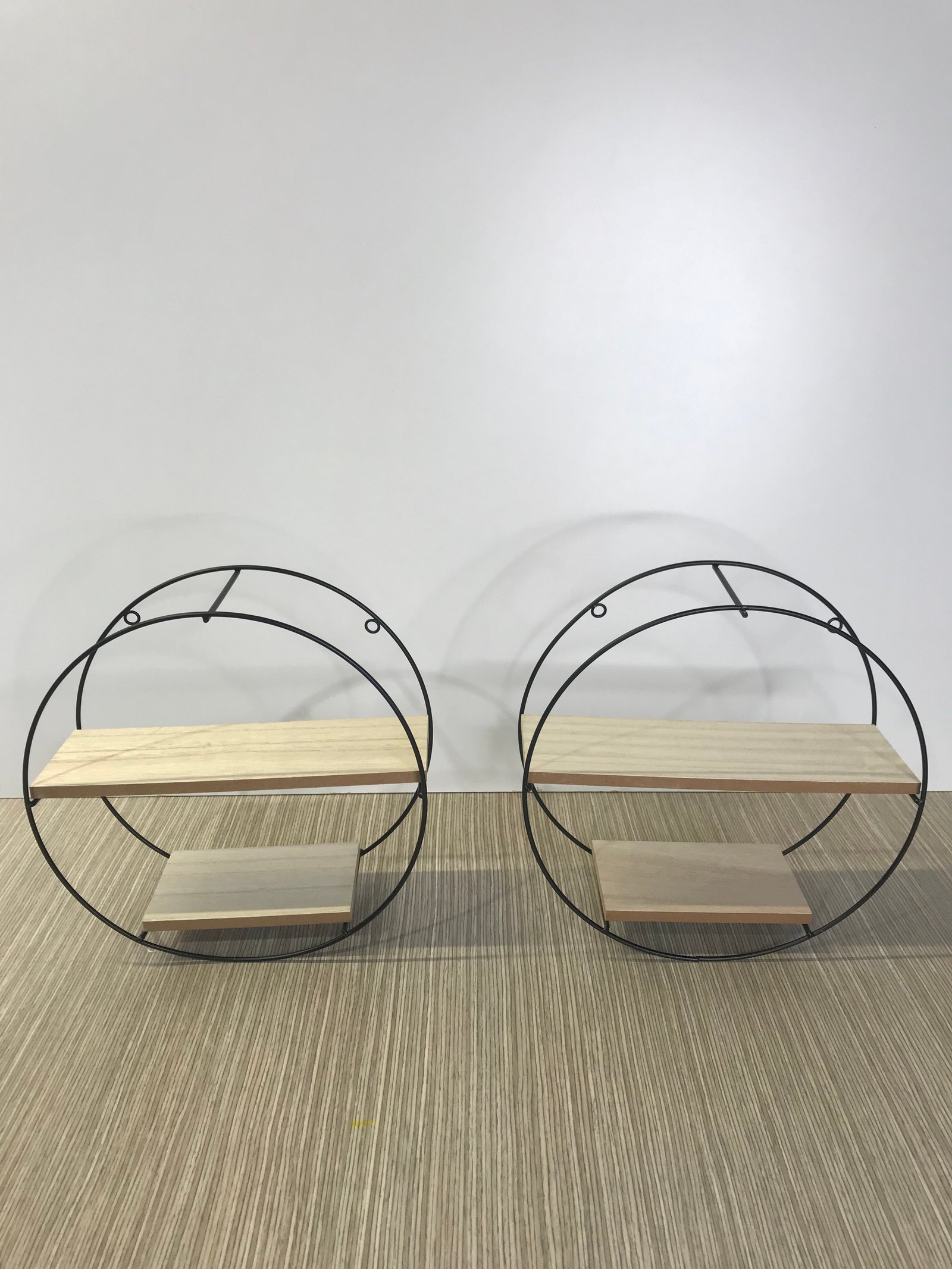 Porta postres 2 Niveles redondo madera borde herraje negro