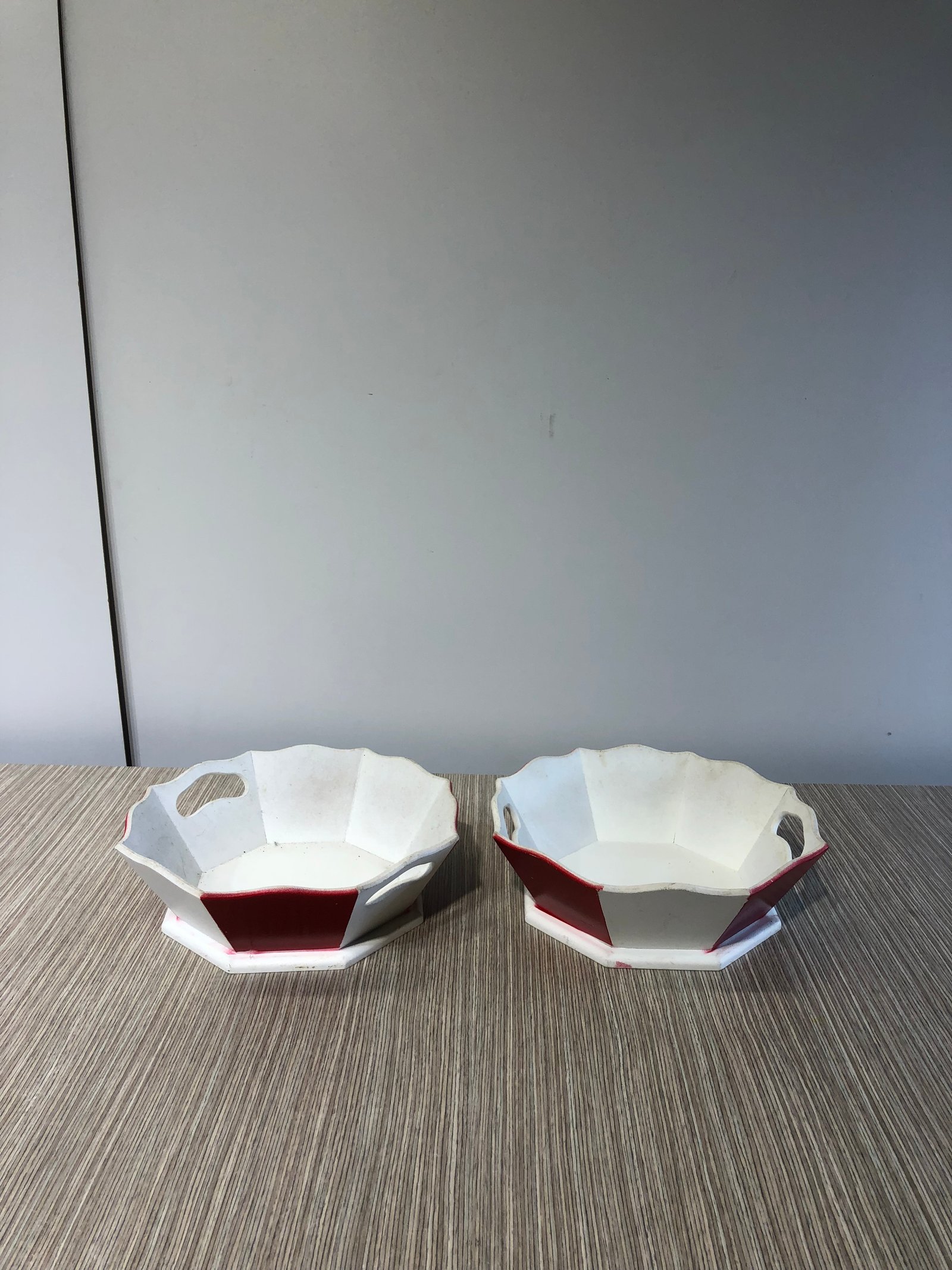 Pedestal Circo Octagonal Rojo Y Blanco Mediano