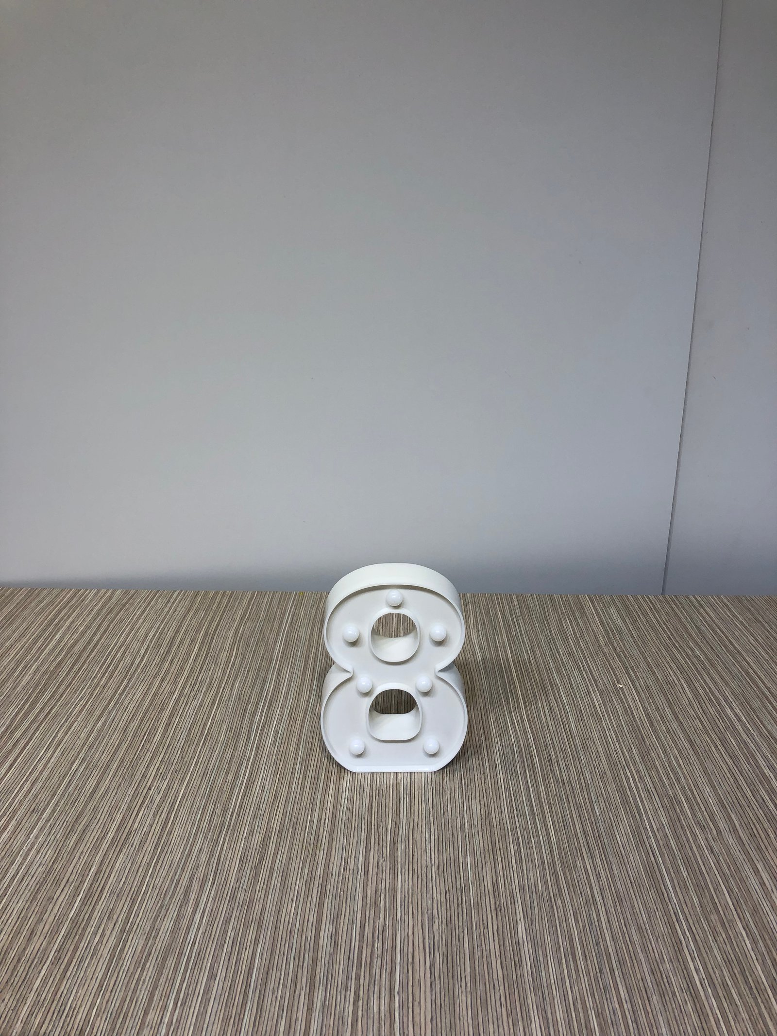 Número Ocho Pequeño Acrílico Con Luz