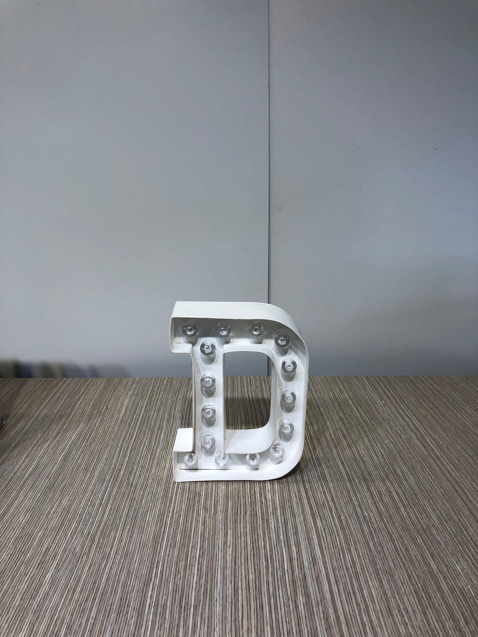 Letra D Blanca Con Luz