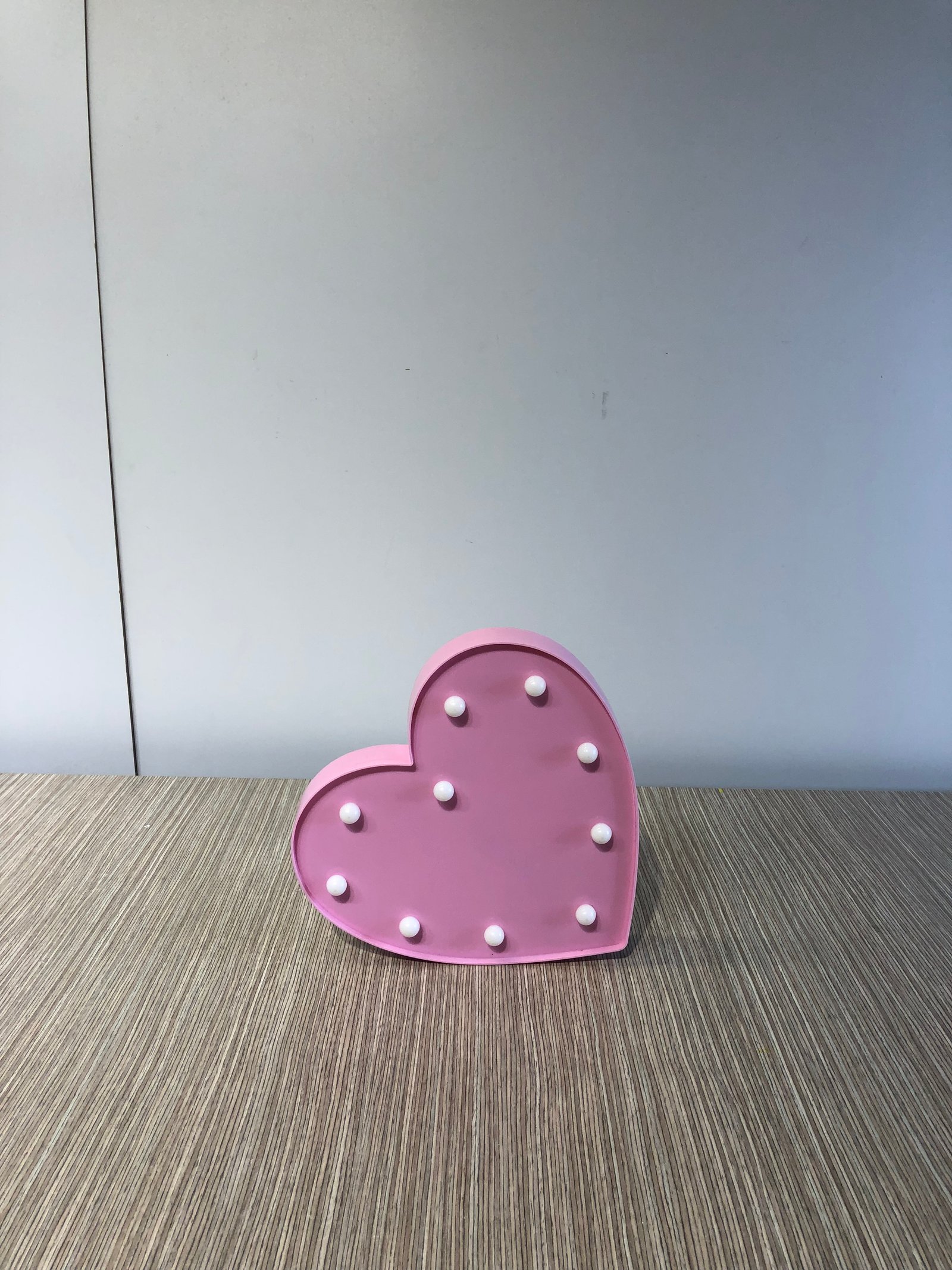 Corazón Acrílico Rosado Mediano Con Luz