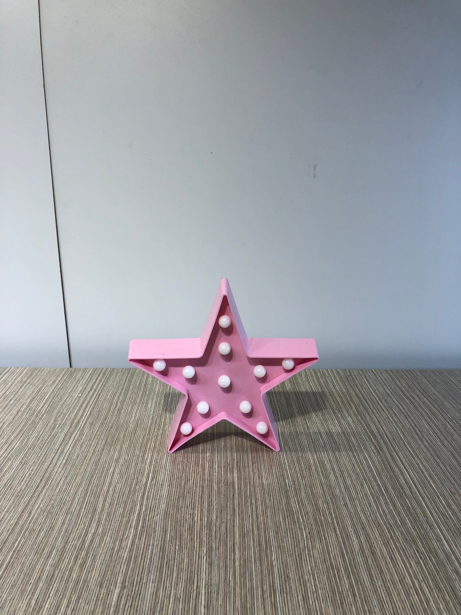 Estrella Acrílica Rosada Mediana Con Luz