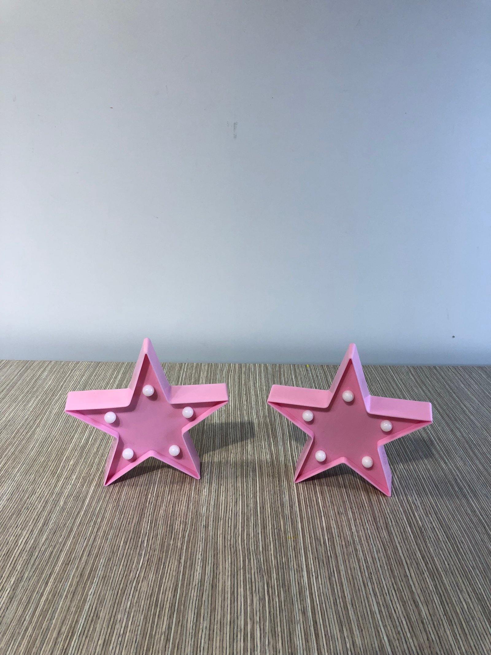 Estrella Acrílica Rosada Pequeña Con Luz