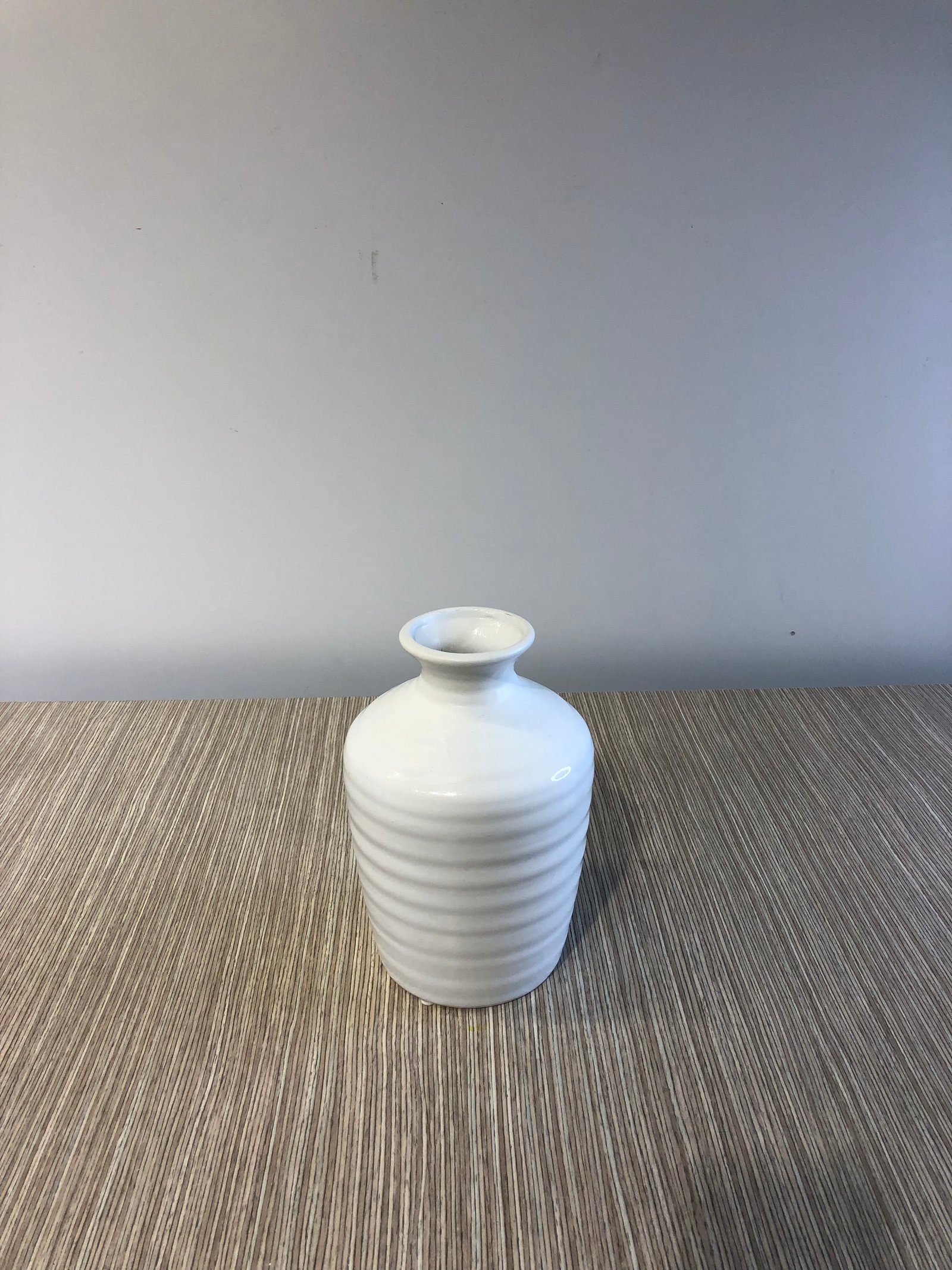 jarron blanco ceramica pequeño gordito