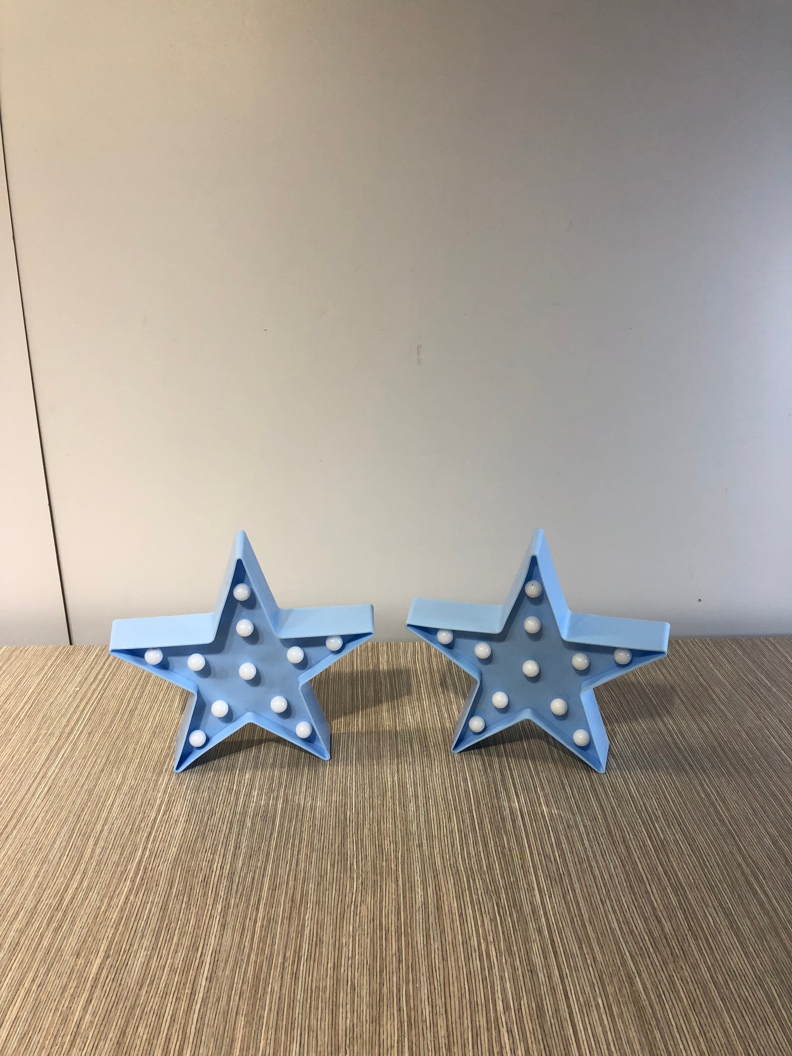 Estrella Azul Claro Pequeña Con Luz