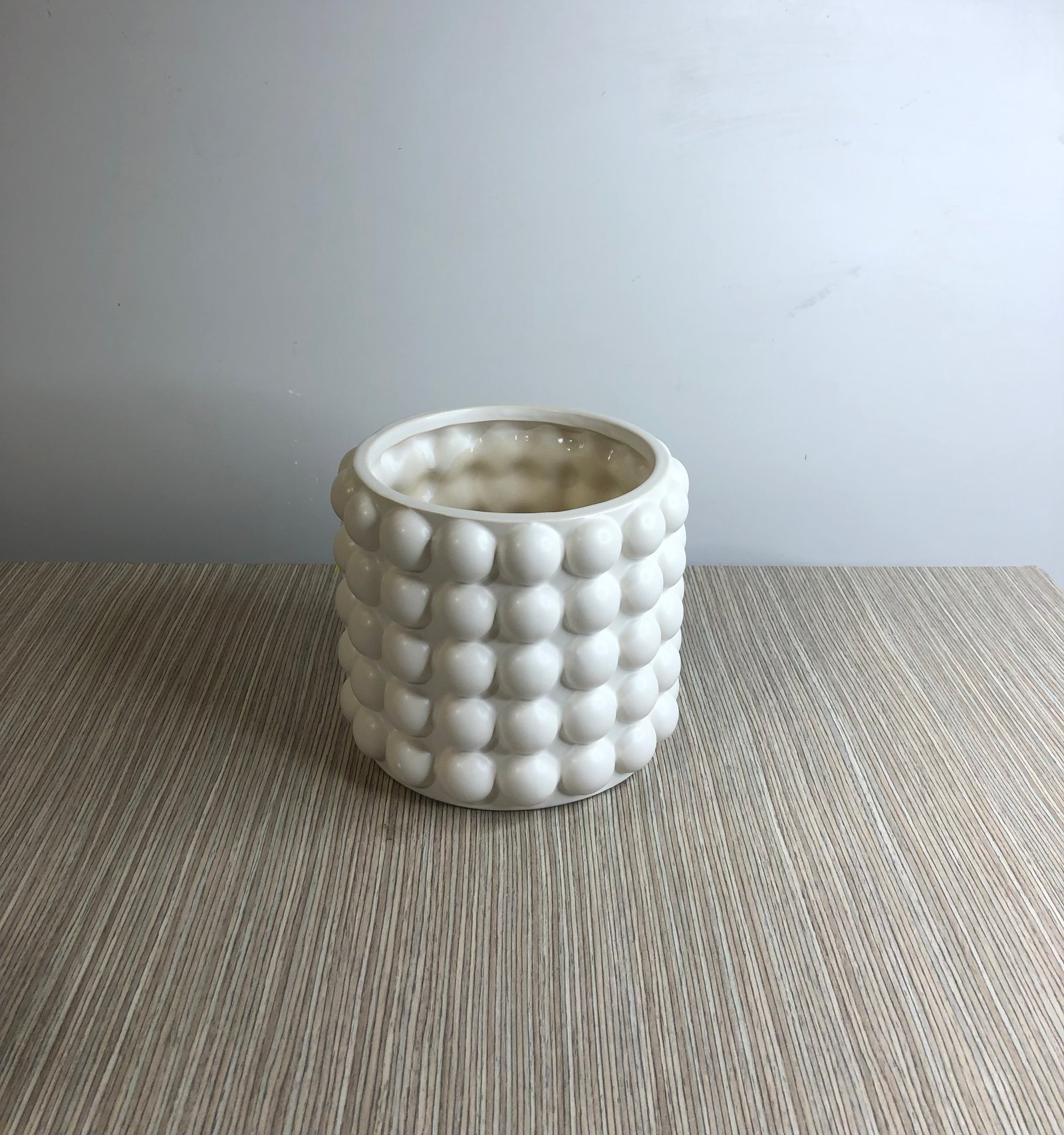 JARRON CERAMICA BLANCO BORDE BOLAS GRANDE 3D