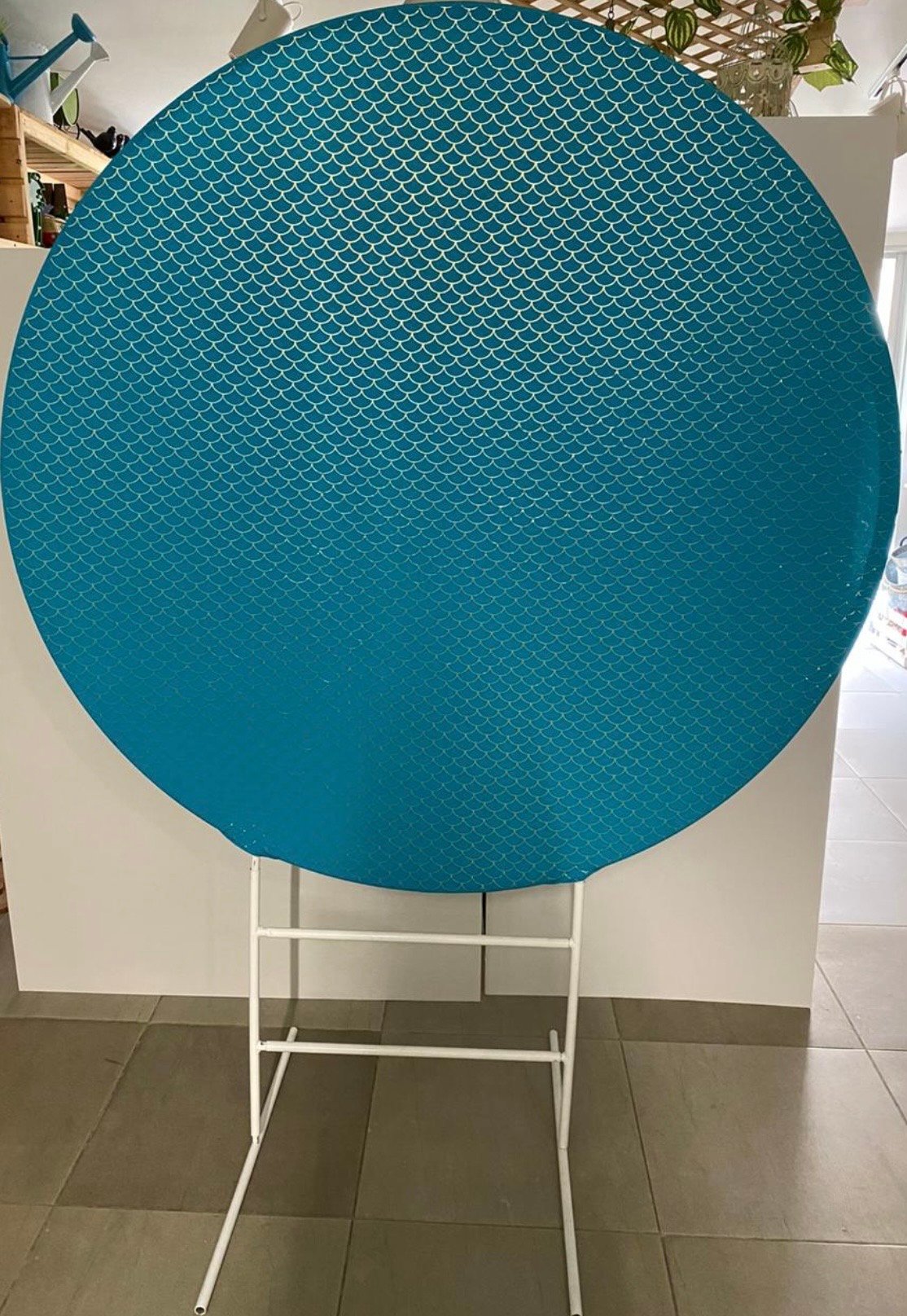 Estructura redonda mas tela azul escamas