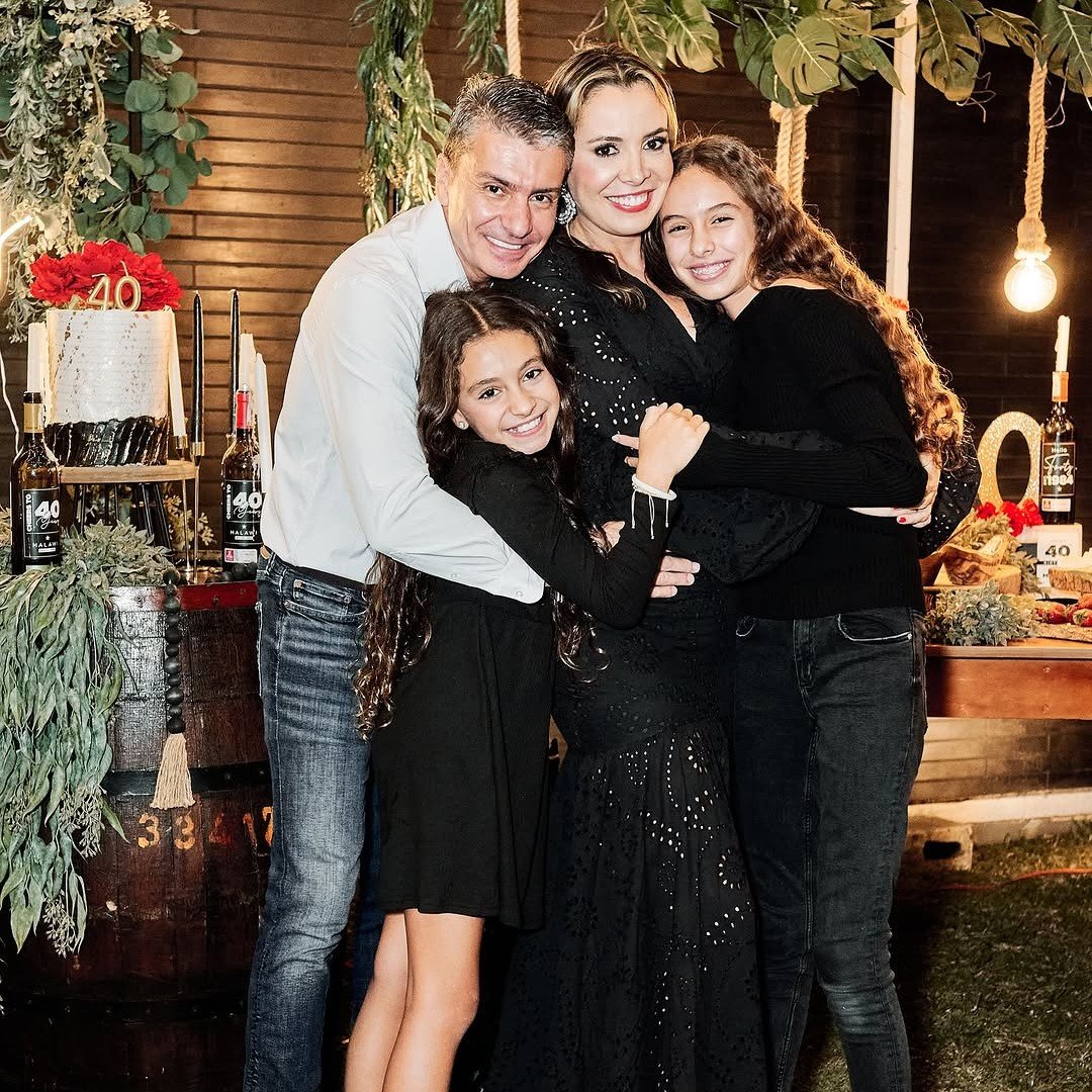 Y es que, ¿cómo no celebrar si mi corazón está lleno de gratitud por todo lo que me rodea?❤️
En este corazón y en el de @dfiestaklozet vive la certeza de que la vida es un regalo y cada día es digno de ser celebrado!